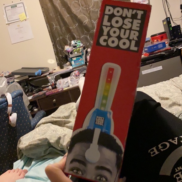 Don’t Lose Your Cool Hasbro Gaming - Picture 4 of 6